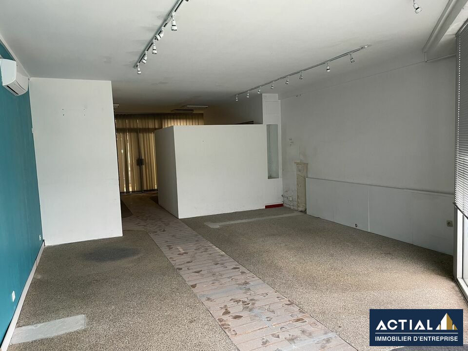 Location-Local commercial-74m²-ORVAULT-photo-3