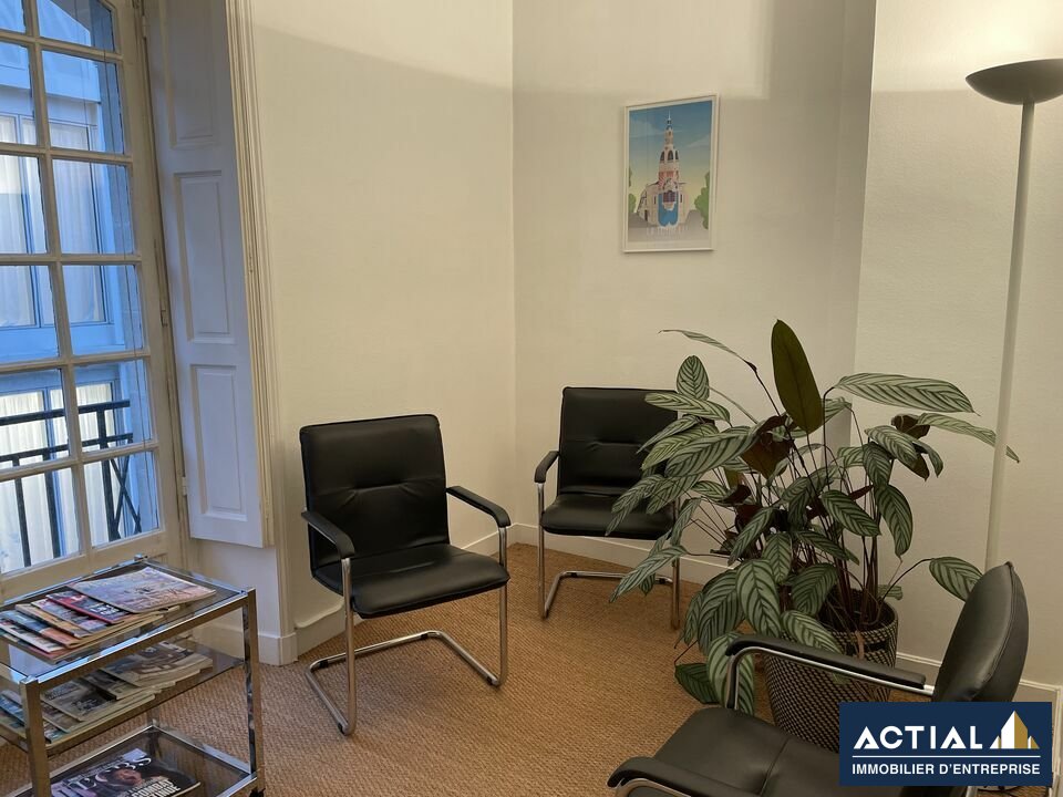 Location-Bureau-195m²-NANTES-photo-10