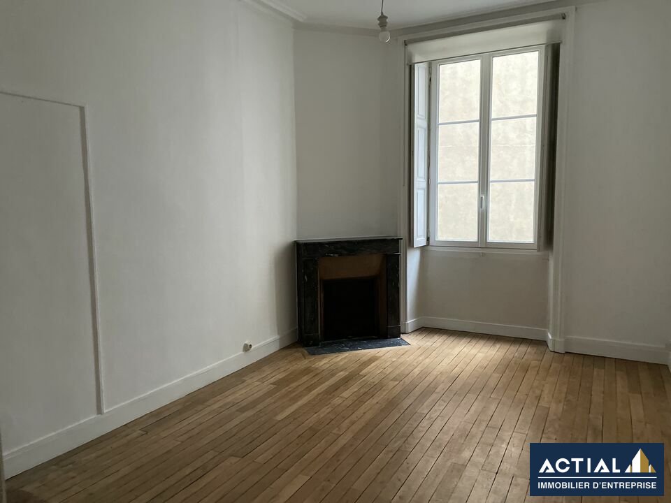 Location-Bureau-129m²-NANTES-photo-4