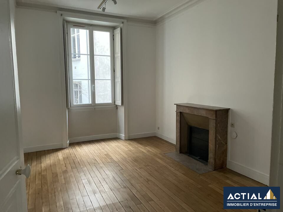 Location-Bureau-129m²-NANTES-photo-3