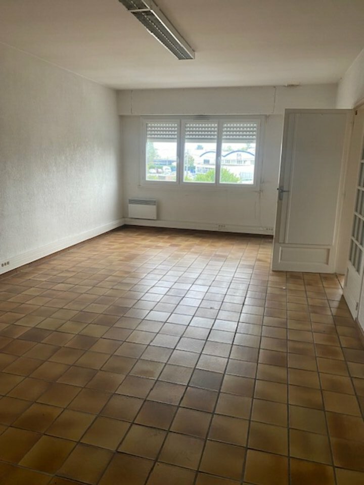 Location-Bureau-77m²-NANTES-photo-2