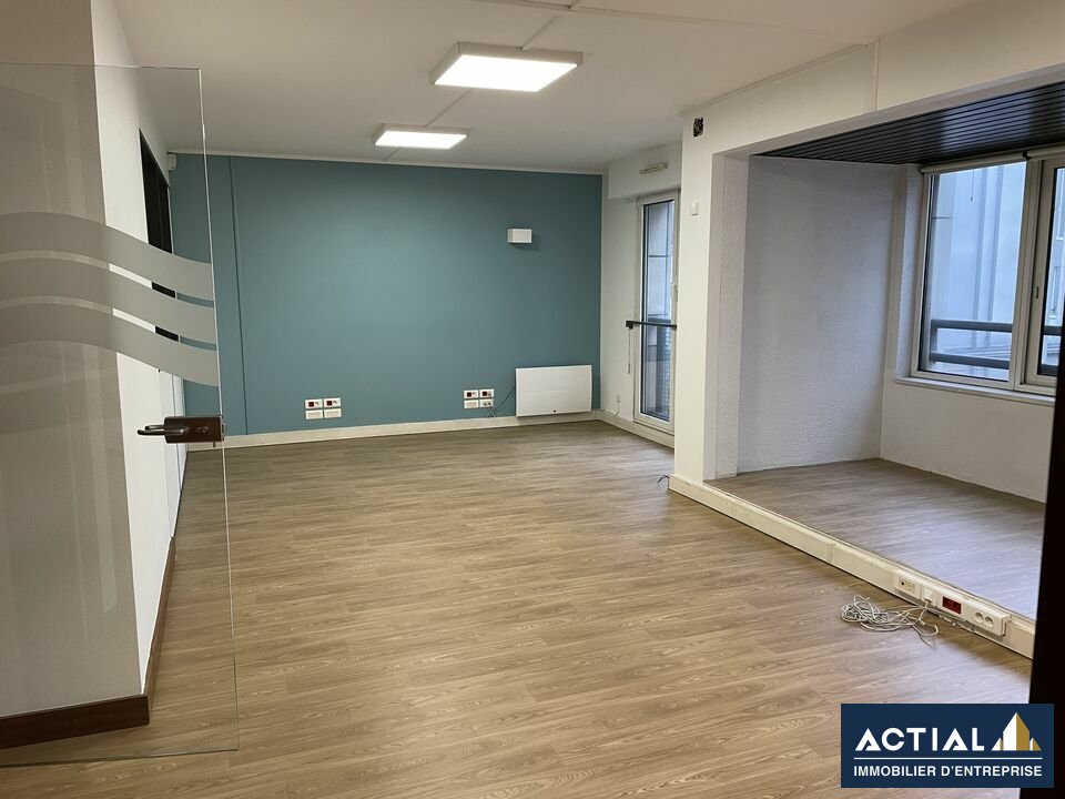 Location-Bureau-227m²-NANTES-photo-1