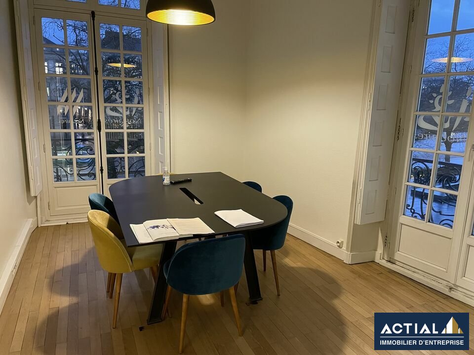 Location-Bureau-196m²-NANTES-photo-3