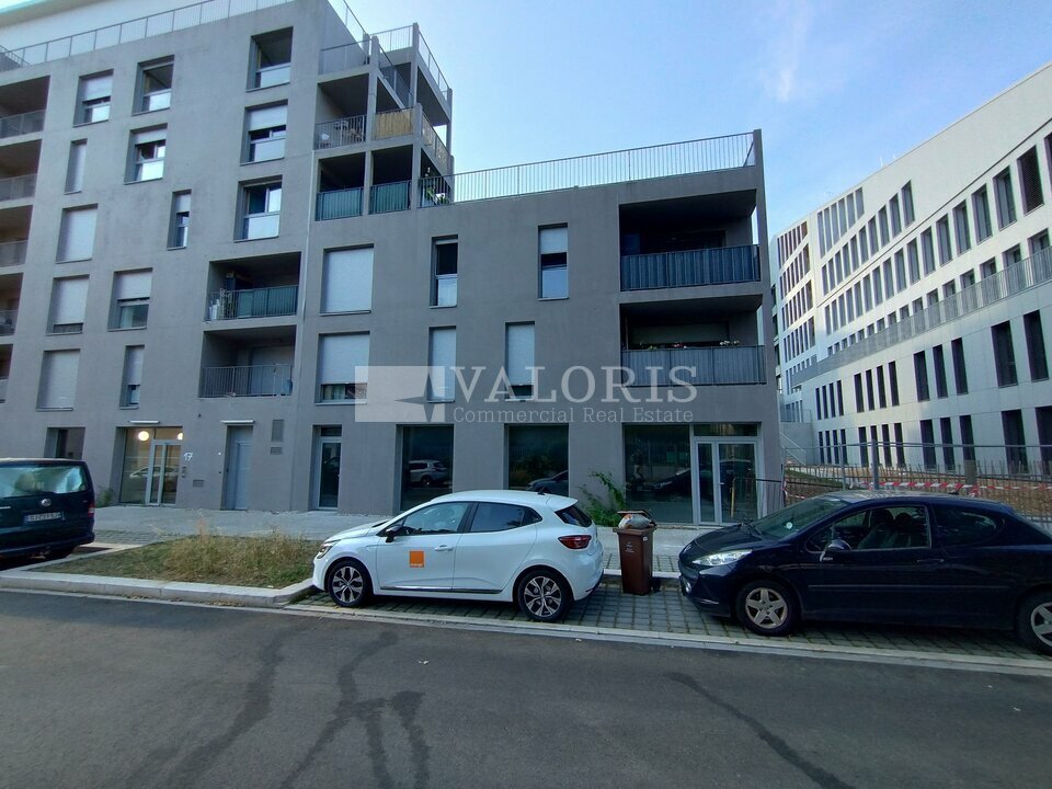 A louer Local commercial  149m² Grenoble