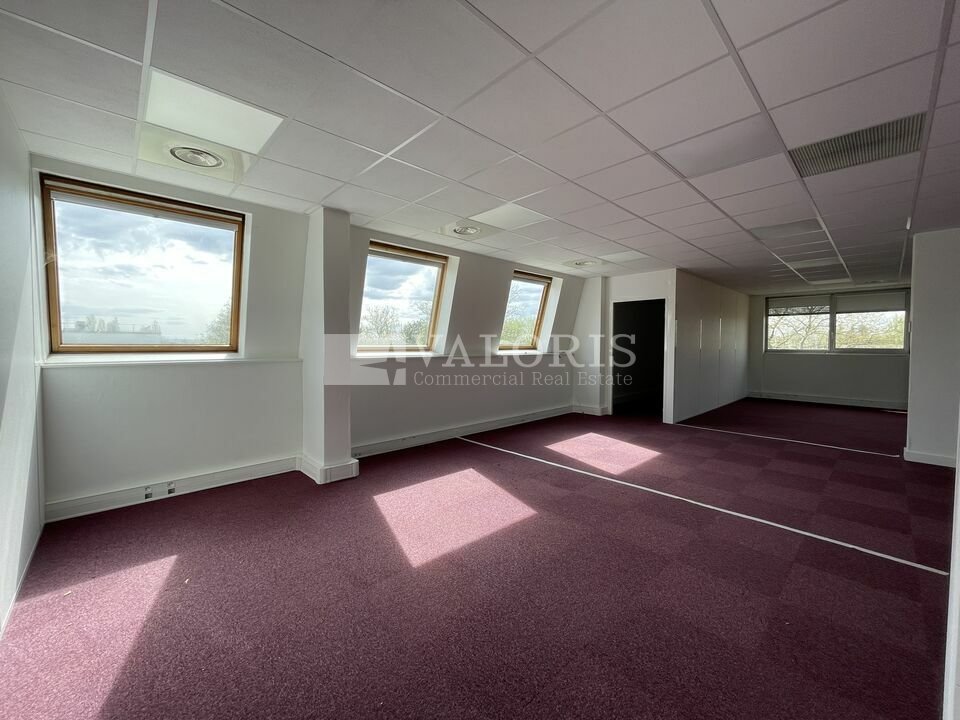 A louer Bureaux 255m² Bron