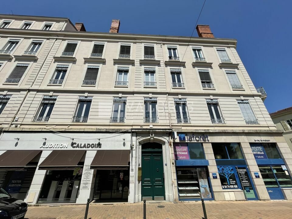 A louer Bureaux 260m² Arnas