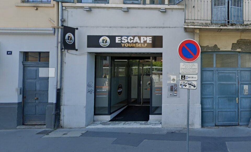 A louer Local commercial  274.98m² Lyon 09