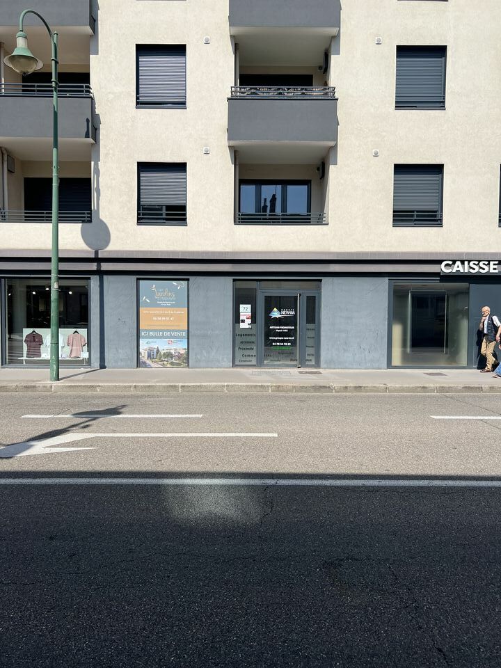 A louer Local commercial  70.5m² Tassin-la-Demi-Lune