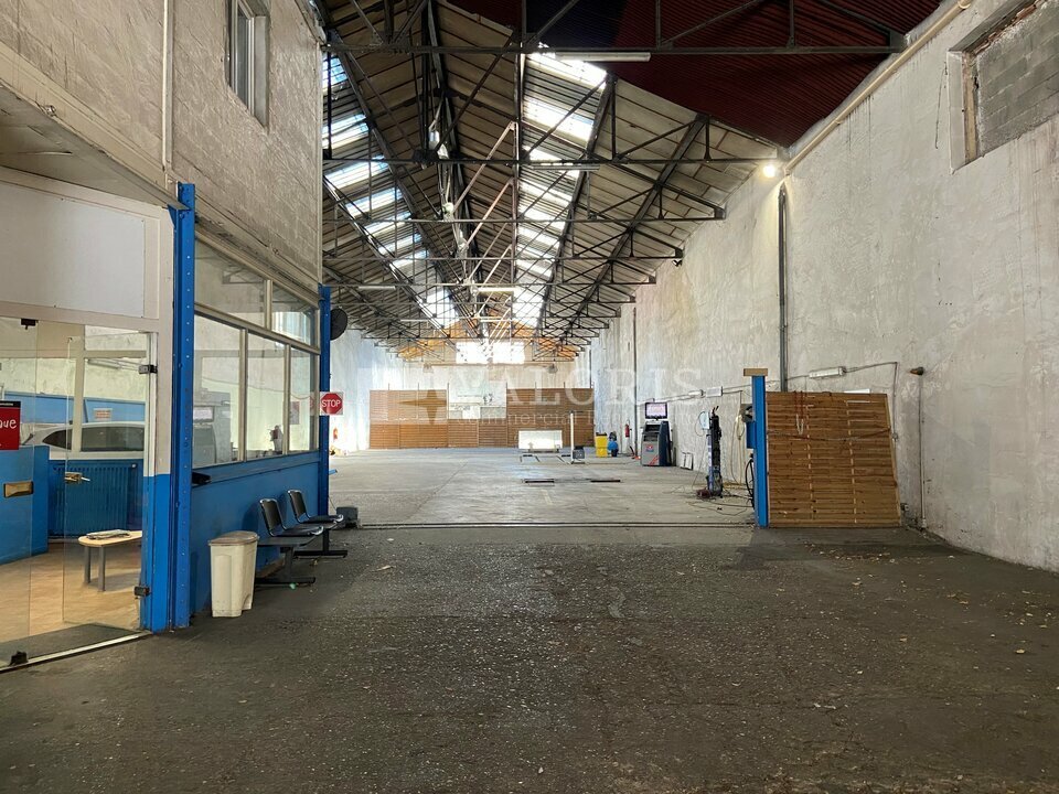 A vendre Locaux d'activité 1154m² Givors