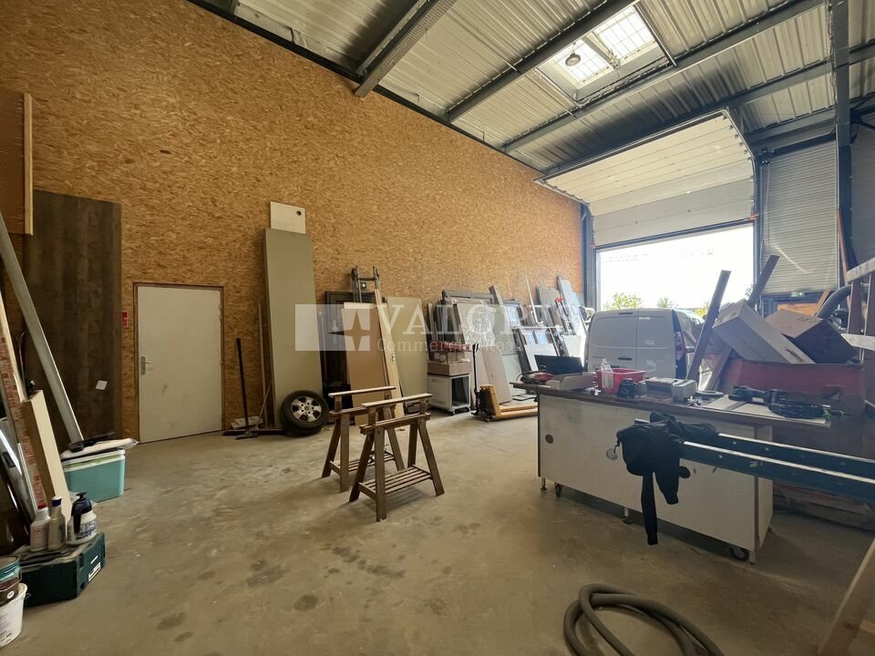 A louer Locaux d'activité 325m² Ternay