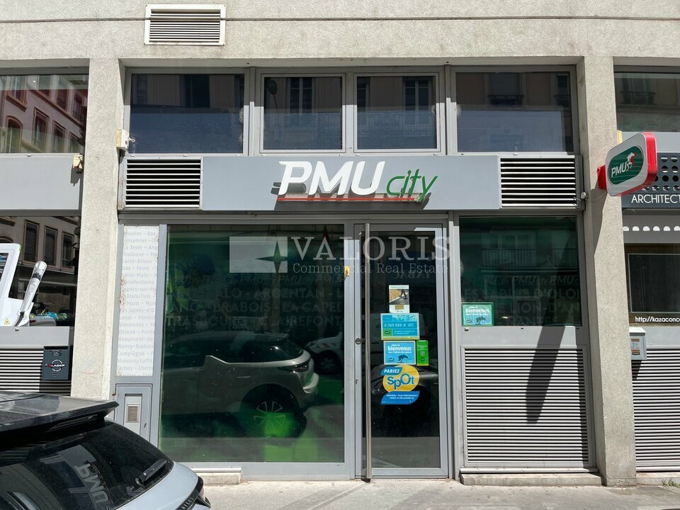 A louer Local commercial  37.11m² Lyon 06