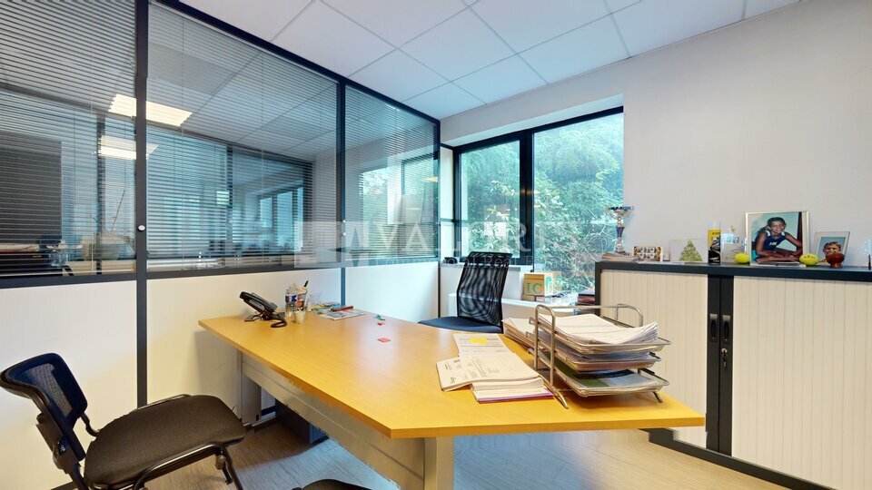 A vendre Bureaux 202.1m² Tassin-la-Demi-Lune