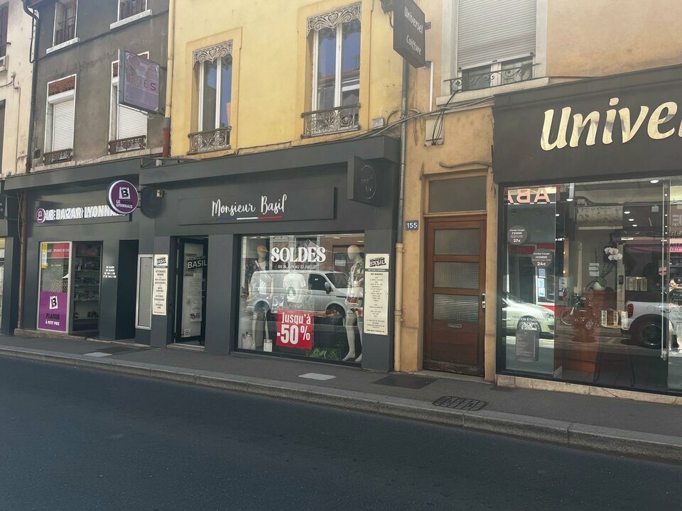 A louer Local commercial  101.93m² Oullins