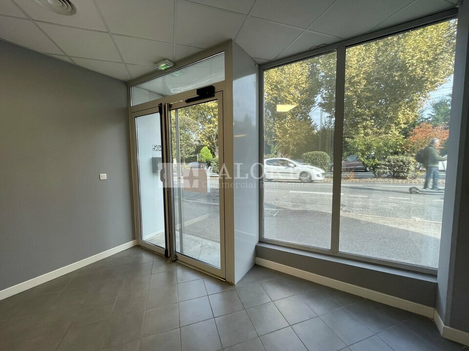 A louer Bureaux 130.6m² Arnas