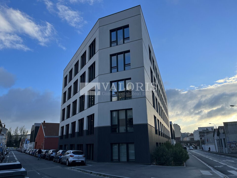 Bureaux prêts à l'emploi à 5 minutes à pied de la GARE DE VAISE