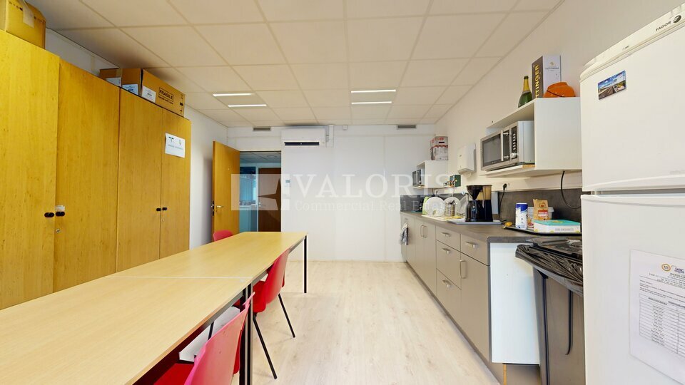 A vendre Bureaux 592m² Écully