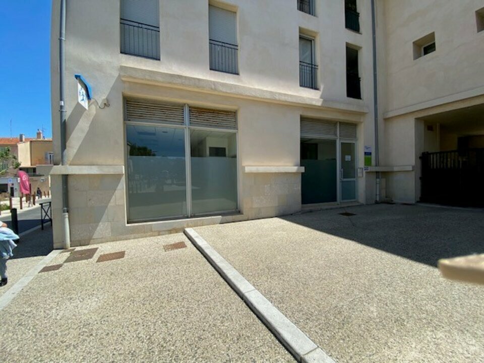 LOCAL COMMERCIAL A LOUER 13600 LA CIOTAT