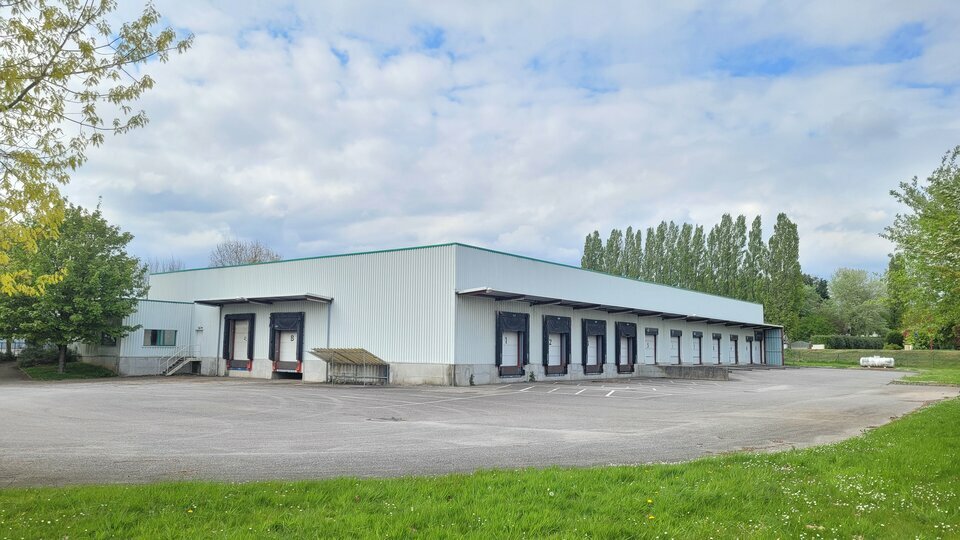 STOCKAGE OU MESSAGERIE SITUE AU NORD OUEST DE ROUEN. 