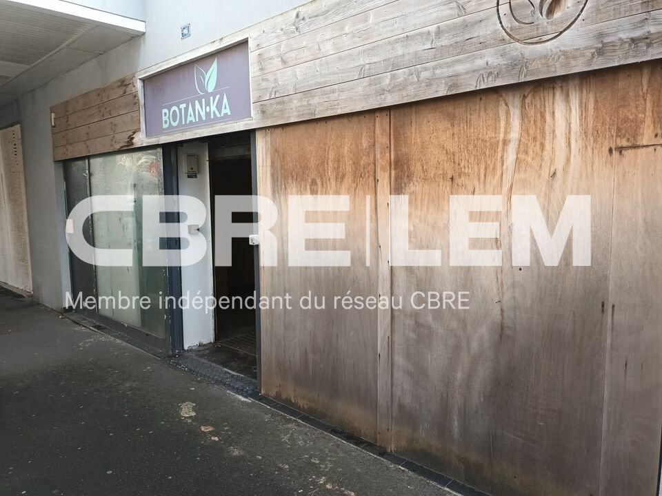 A louer Local commercial  159m² Colleville