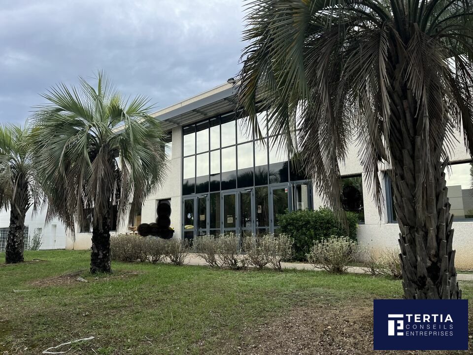 BUREAUX EN RDC / R+1 SUR GAROSUD