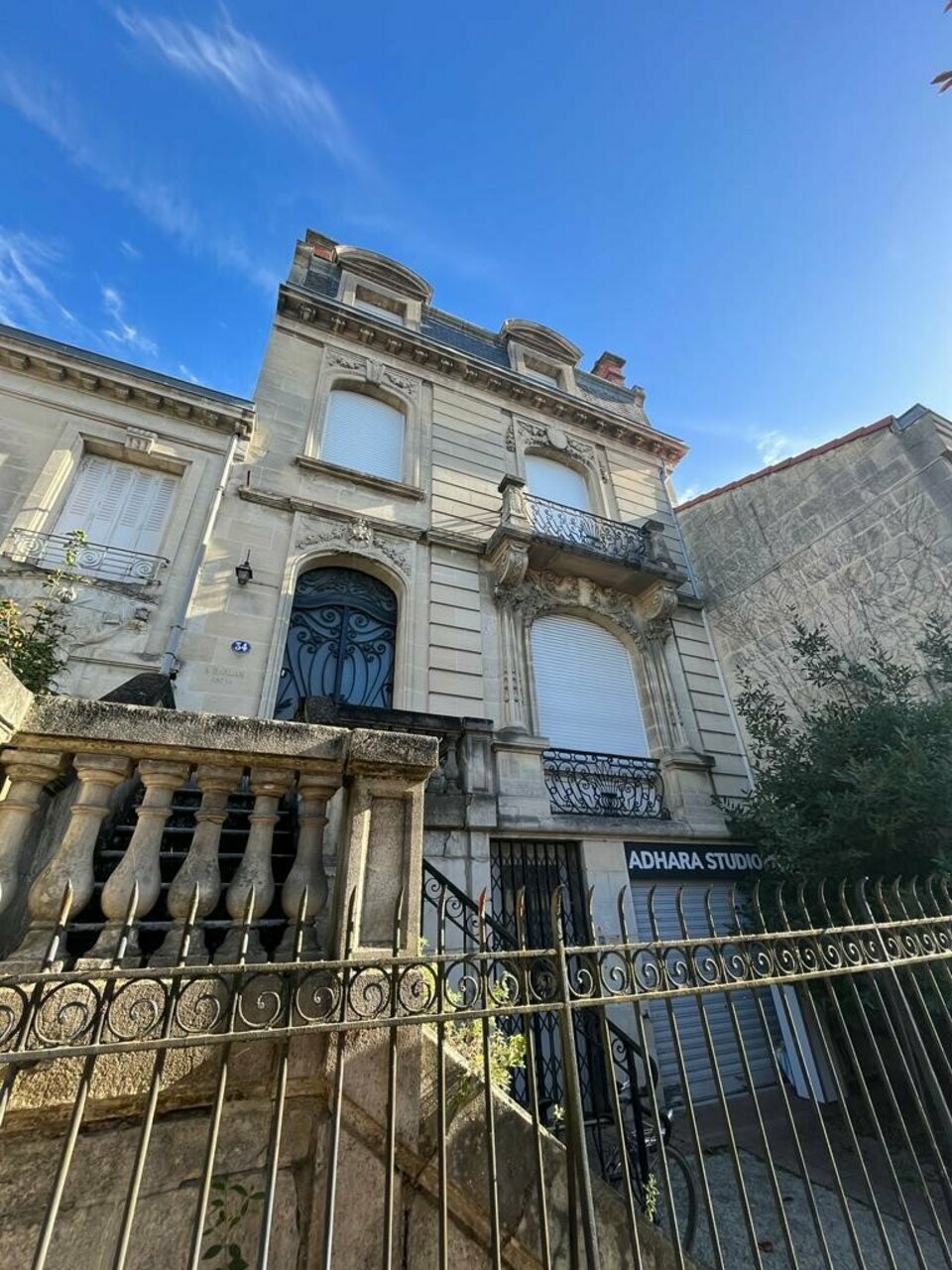 A VENDRE BORDEAUX PROCHE STADE CHABAN BUREAUX 78M² ENVIRON