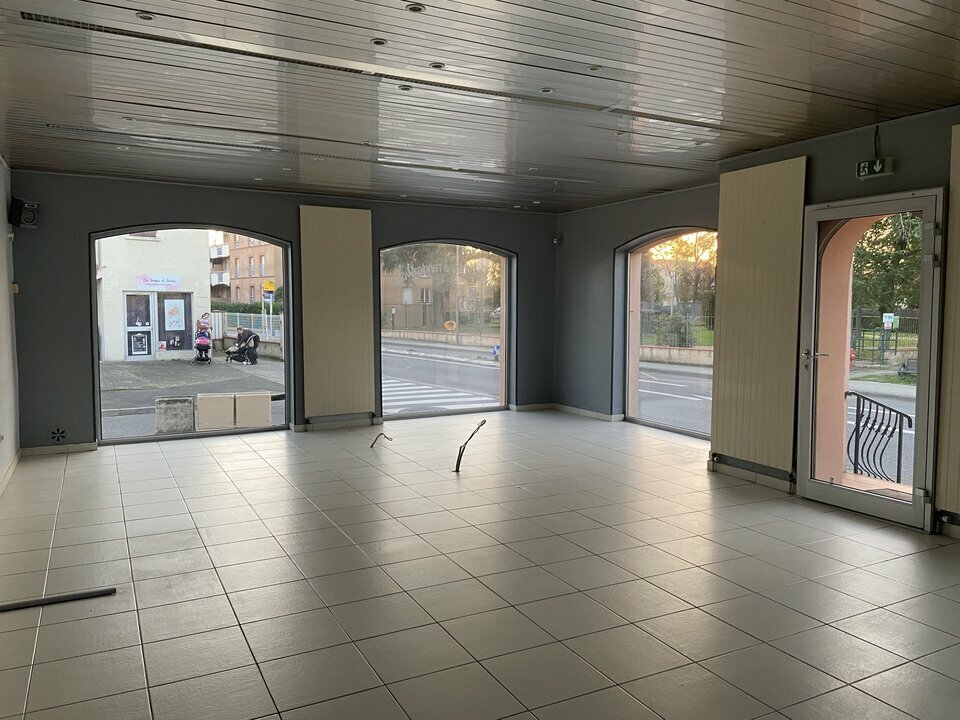 A louer Local commercial  62m² Cugnaux