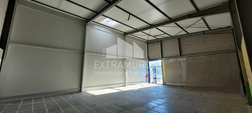 A LOUER LOCAL COMMERCIAL 160 m² SUR L'ARBRESLE