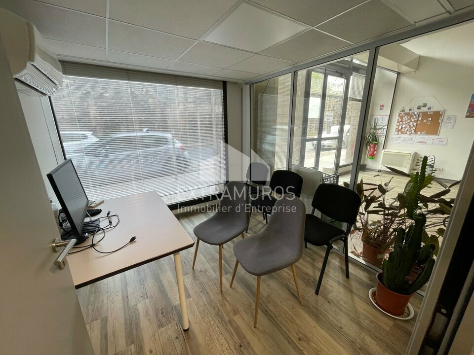 Local / bureaux de 272m² dans un immeuble de standing à Lyon 06