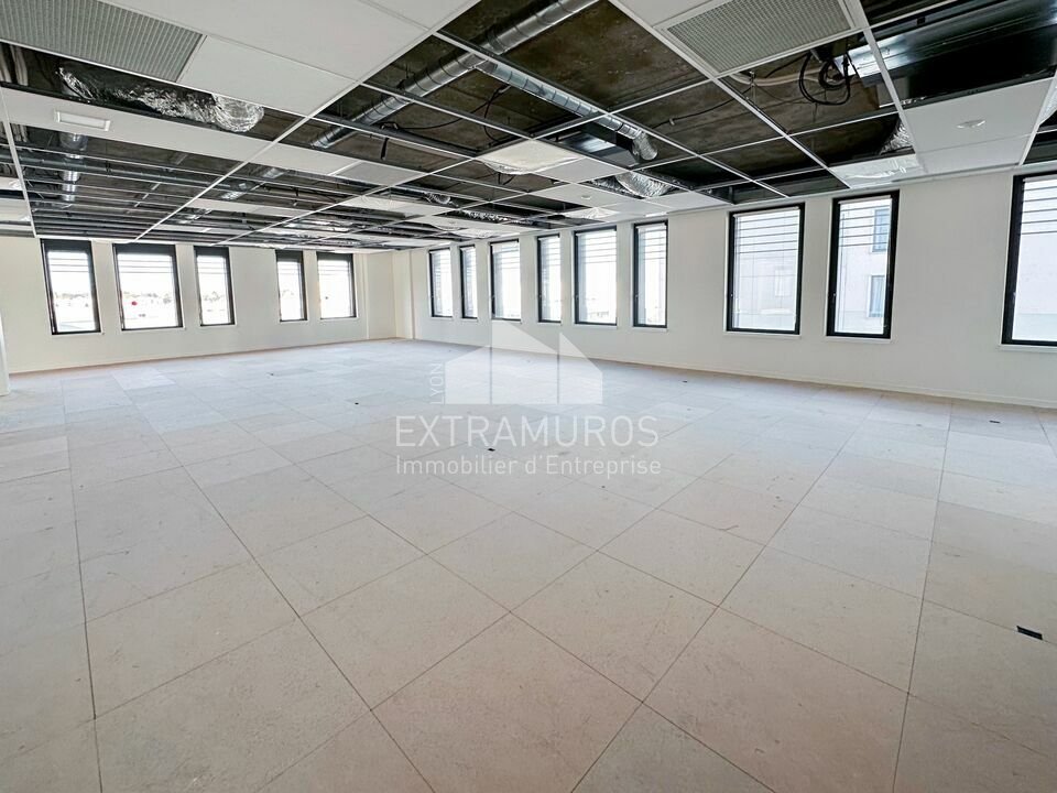 Bureaux au 4ème étage de 271m2 à Décines - OL Vallée 