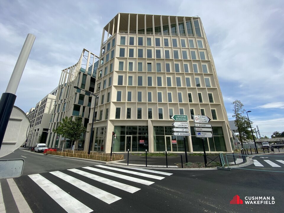 BORDEAUX QUARTIER BELVEDERE LOCAL COMMERCIAL NEUF A LOUER