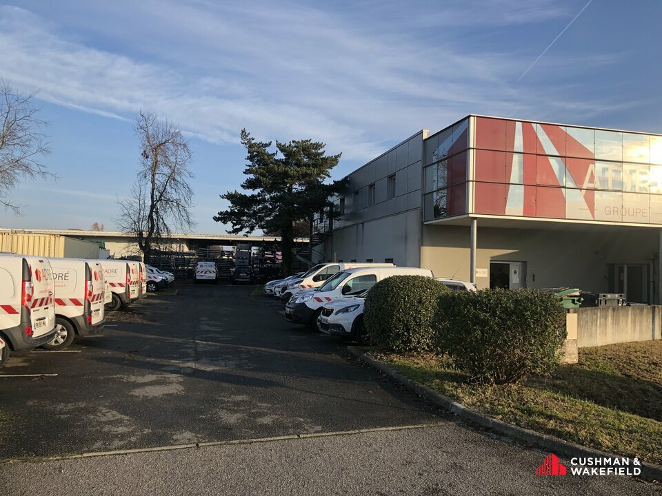 Le Haillan, bureaux à la location de 366 m²