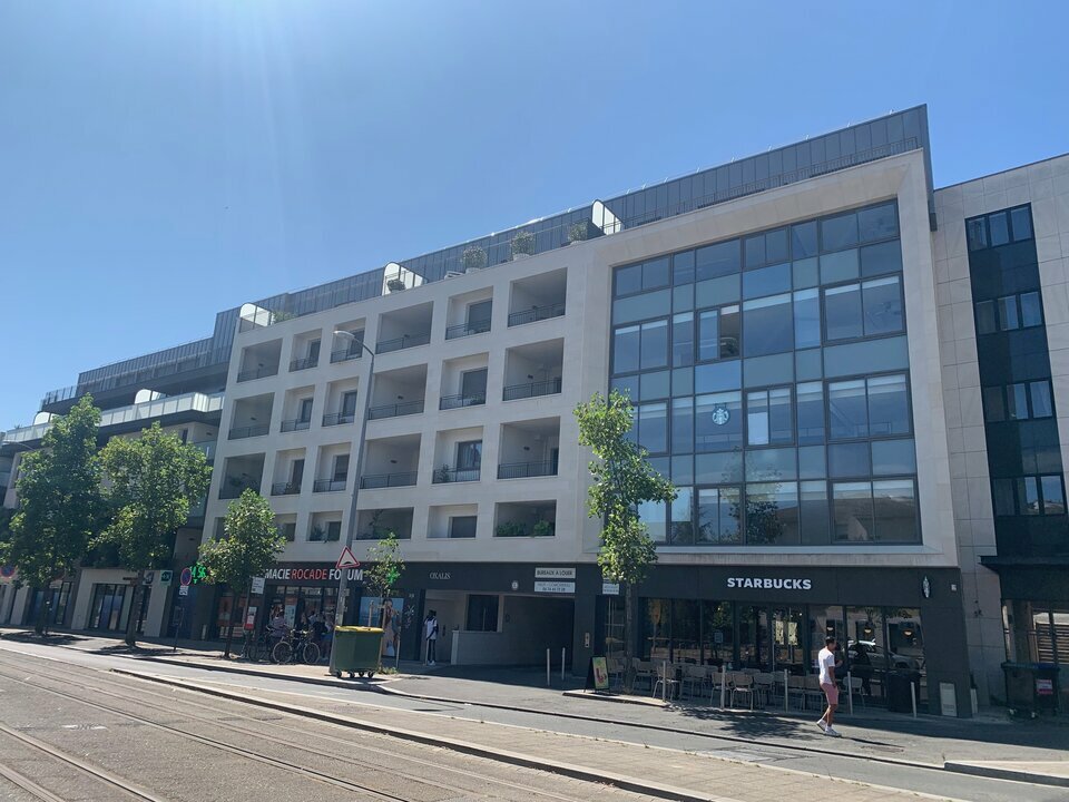 Bureaux à la vente de 290 m² divisibles 145 m² Talence-Forum