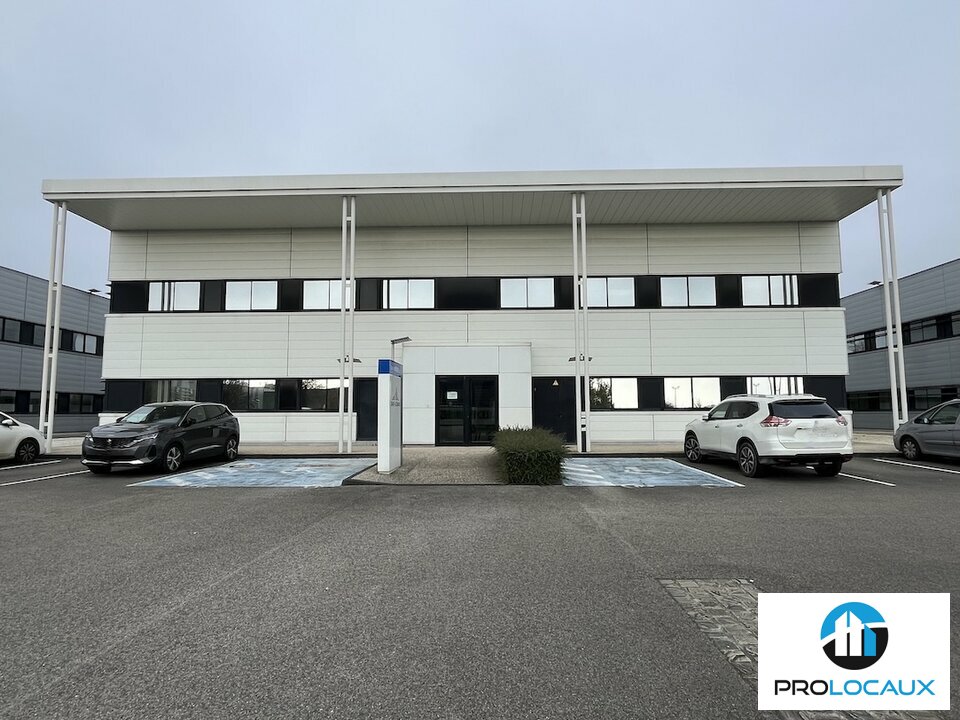 A louer Bureaux 1233m² Lacroix-Saint-Ouen