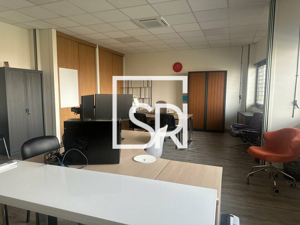 A louer Entrepôt 58m² Creuzier-le-Neuf