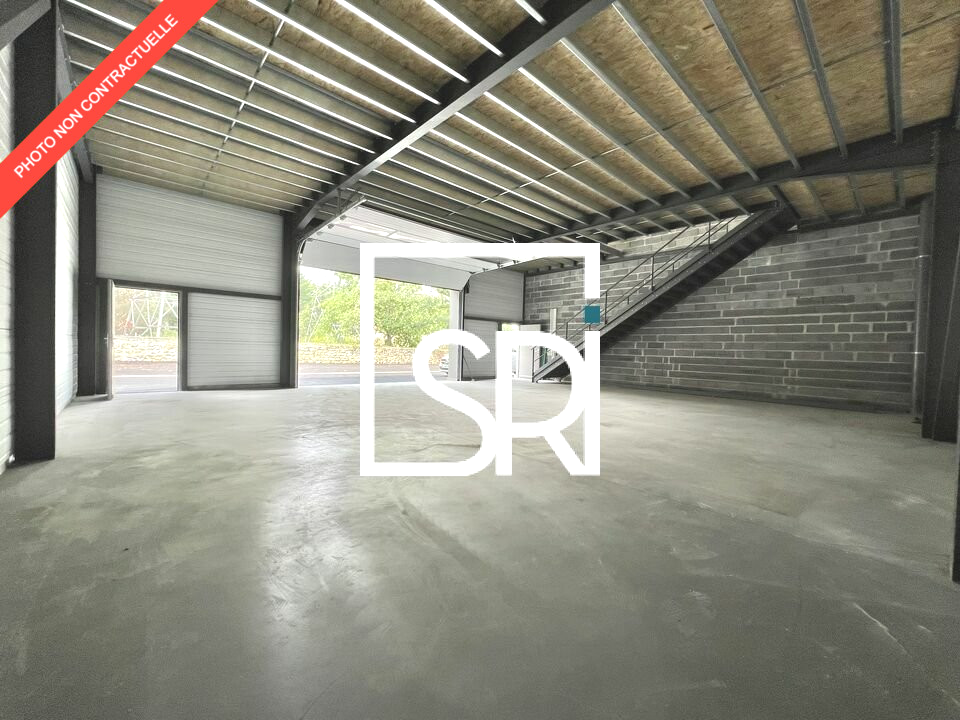 VENTE LOCAL D'ACTIVITE / ENTREPOT 750 M² DIVISIBLES - 63500 ISSOIRE