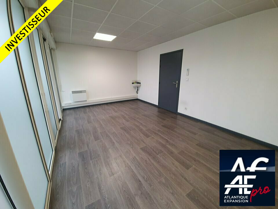 Bureaux avec baux en cours à VENDRE