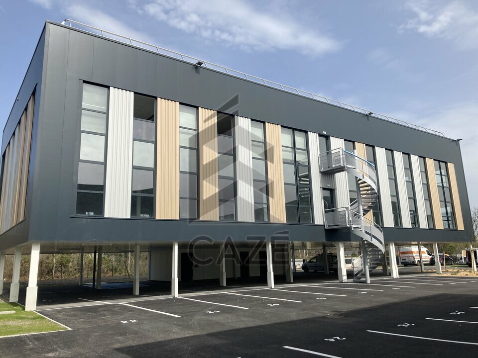 BUREAUX NEUFS A VENDRE - MERIGNAC ROCADE SORTIE 10 - 105 m² 