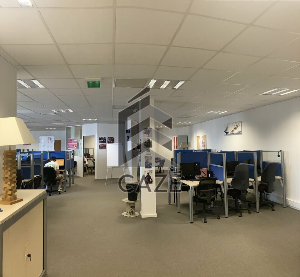 SUPERBES BUREAUX A LOUER  - PESSAC