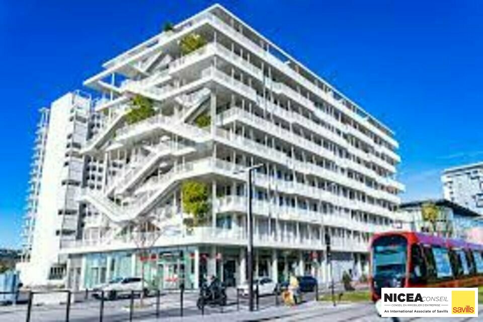 Bureaux situés dans l'immeuble ANIS, en plein cour de NICE MERIDIA.