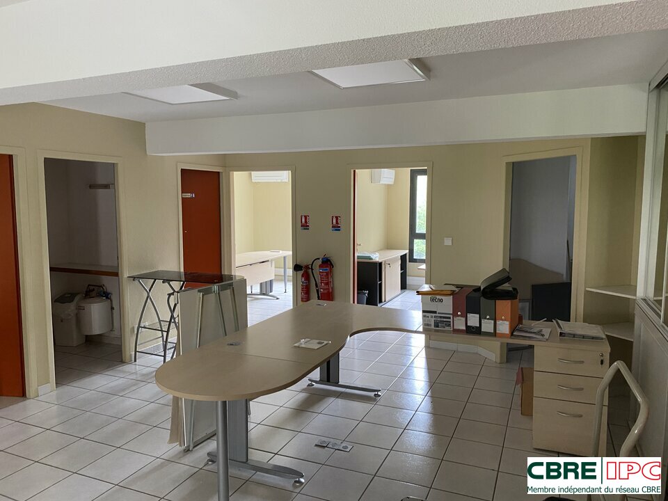 LOCATION - REF : 7465YA