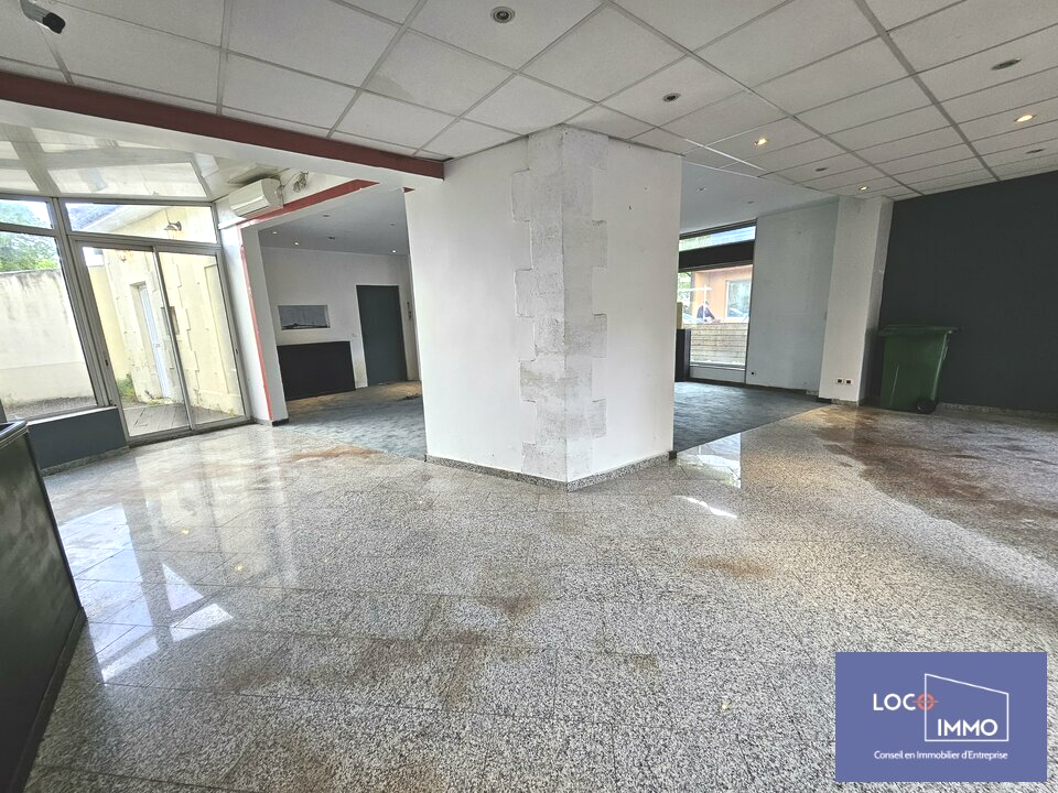 A vendre Local commercial  288m² Saint-Aubin-de-Médoc