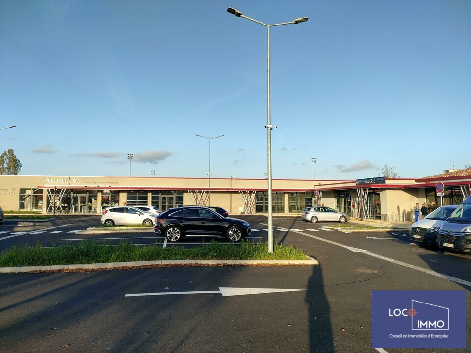 A louer Local commercial  427m² Marmande