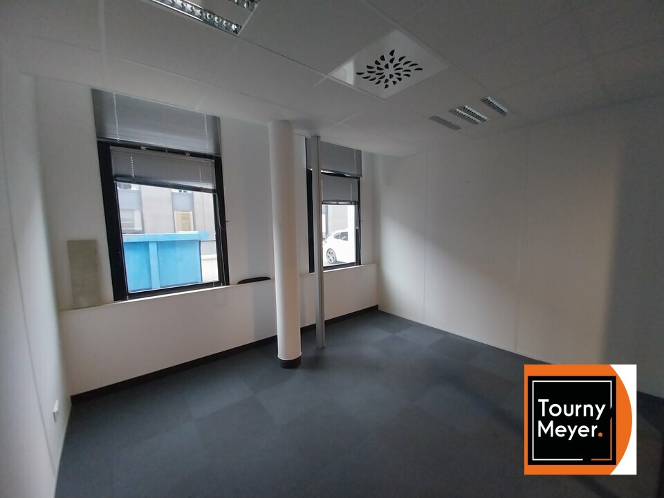 Visuel 5 de l'annonce : A LOUER, GUIPAVAS AEROPORT, BUREAUX DE 397 M²