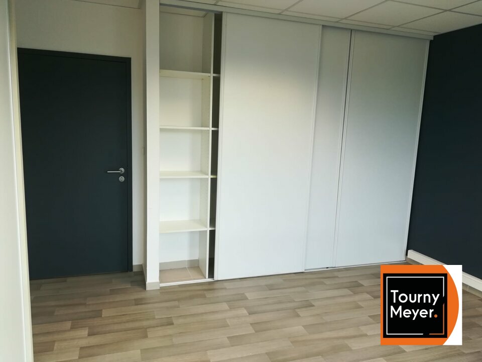 Visuel 8 de l'annonce : A LOUER - GUIPAVAS, Secteur AEROPORT - BUREAU DE 18 M²