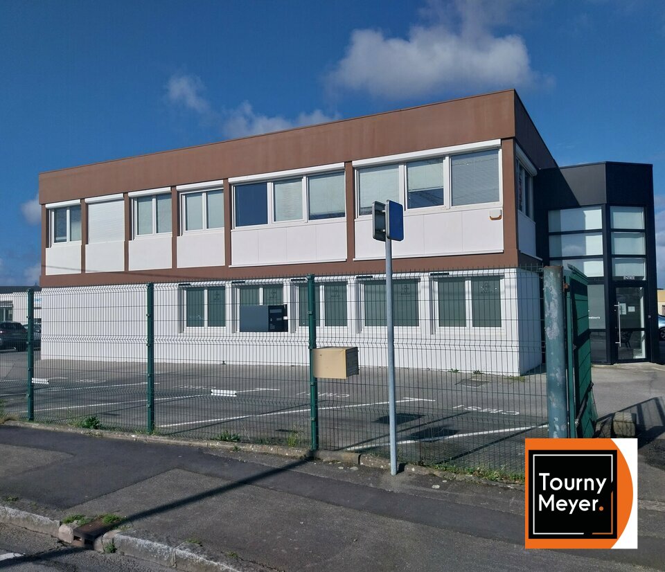 Visuel 1 de l'annonce : A LOUER - BREST ZONE DE LOSCOAT - BUREAUX DE 200 M²