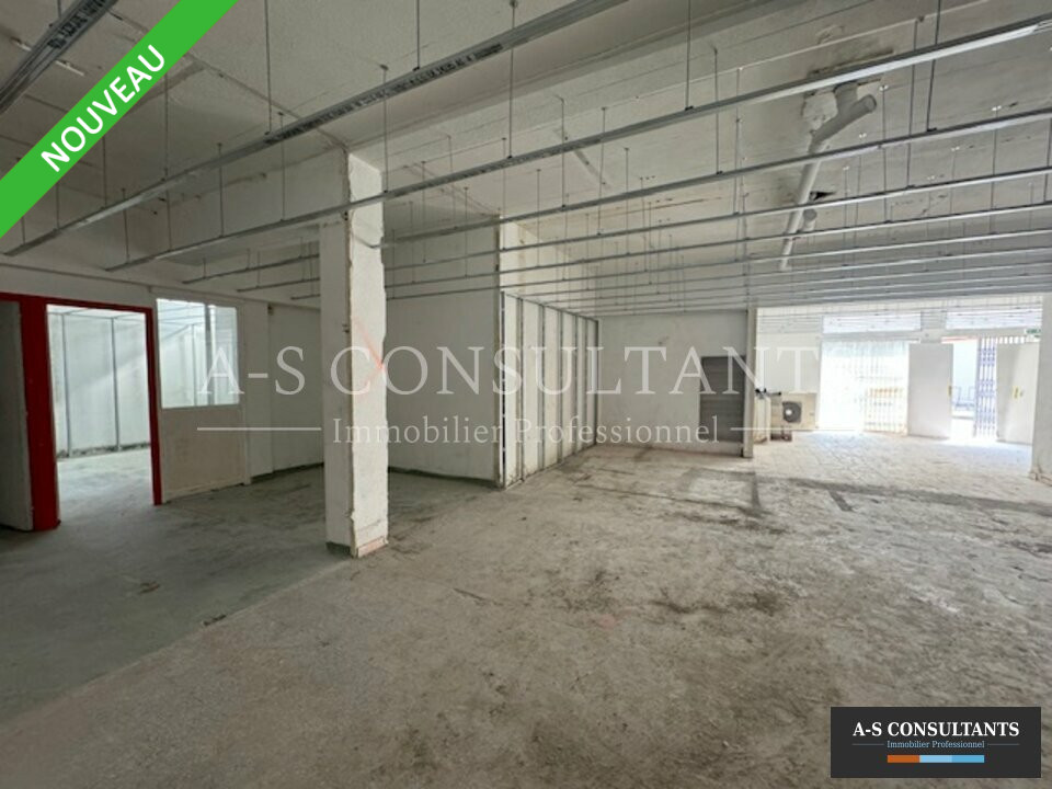 A vendre Local commercial  192m² Nîmes