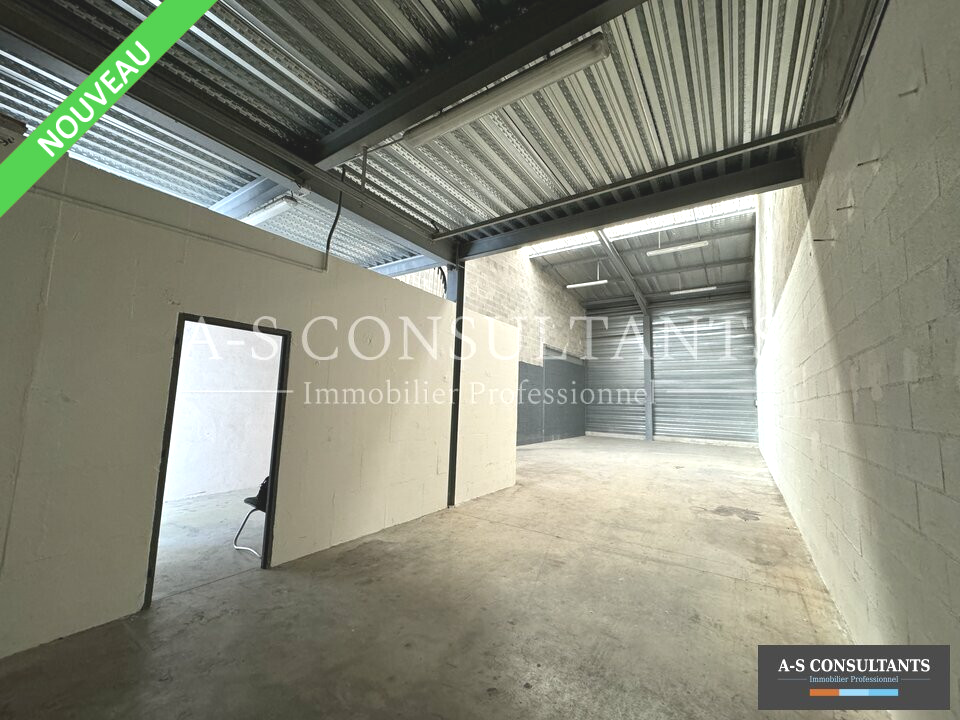 A louer Local commercial  180m² Nîmes