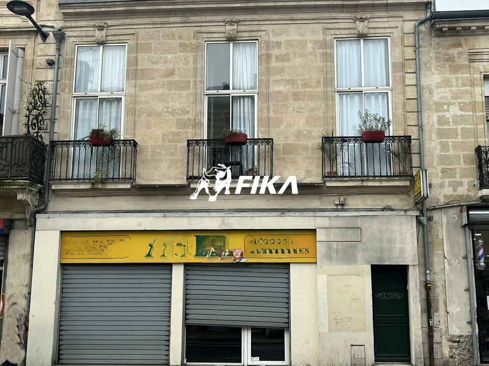 A VENDRE LOCAL COMMERCIAL 215 m² (33800) BORDEAUX