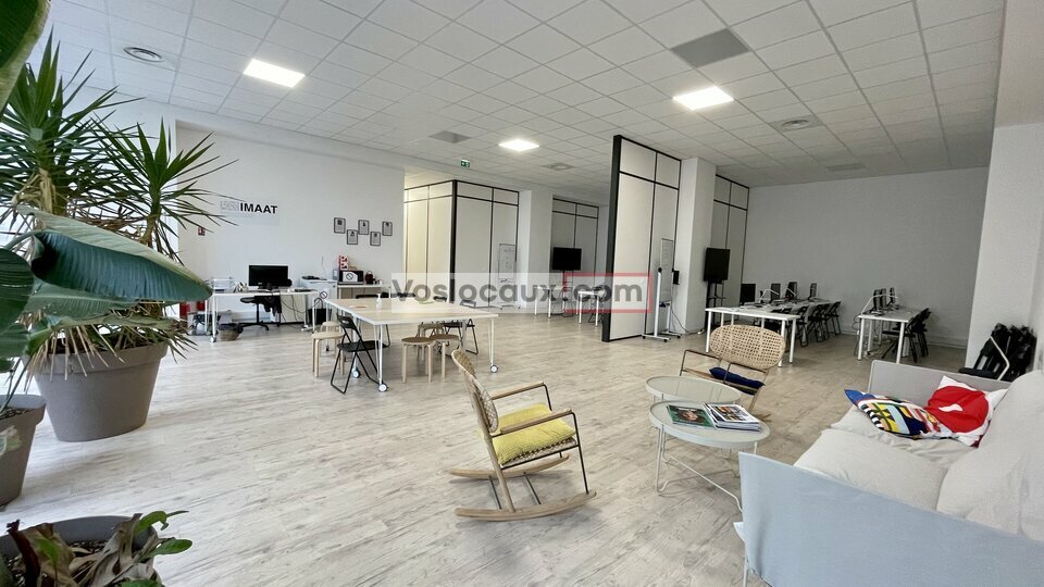 A la location :   Bureaux de 200m² à SOPHIA-ANTIPOLIS - LES LUCIOLES