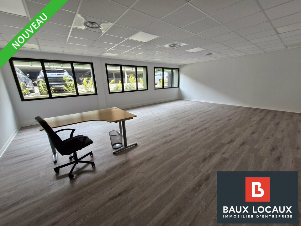 A LOUER BUREAUX/LOCAL PROFESSIONNEL D'ENVIRON 60M² A VENELLES